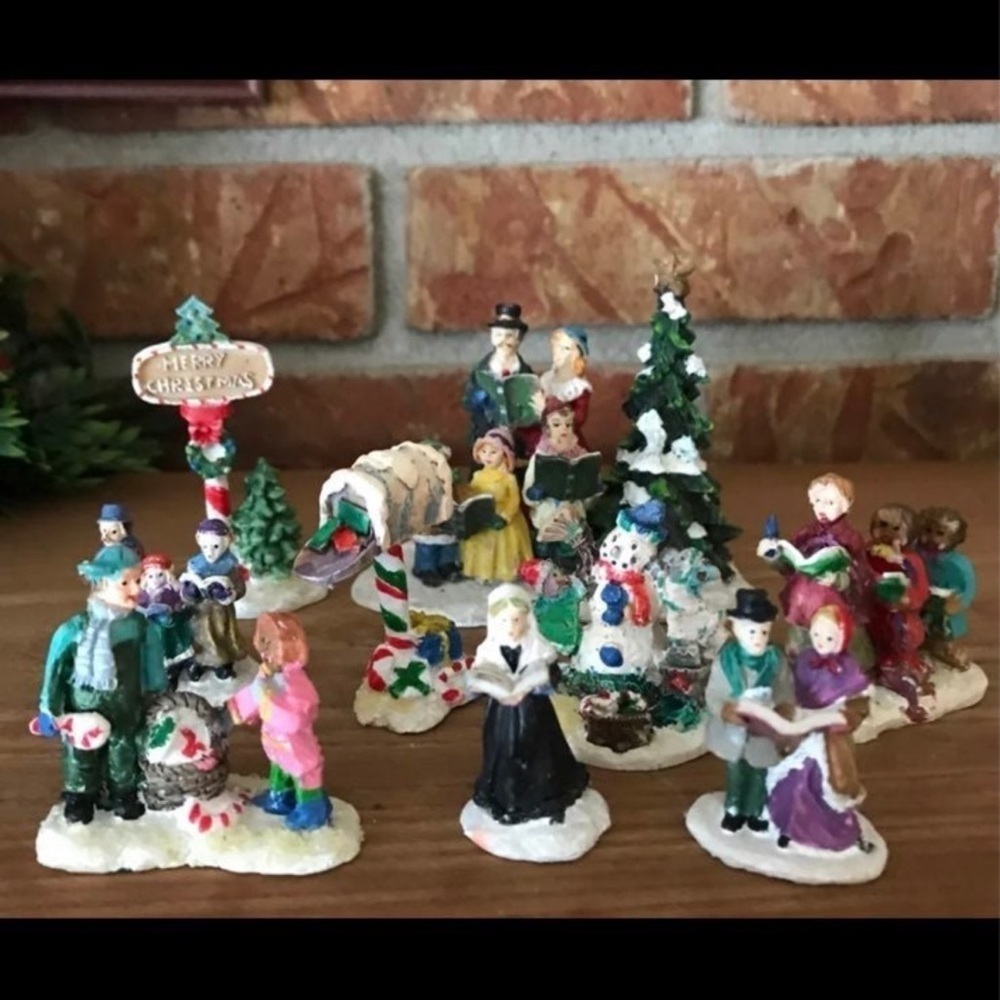 Department 56 Holiday Village Miniature Christmas Figurine Set
